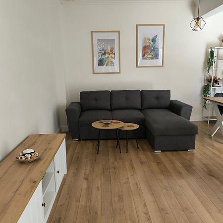 Port View, Veranda, 80 Sqm, Spacious Place For 6 Tesalónica Exterior foto