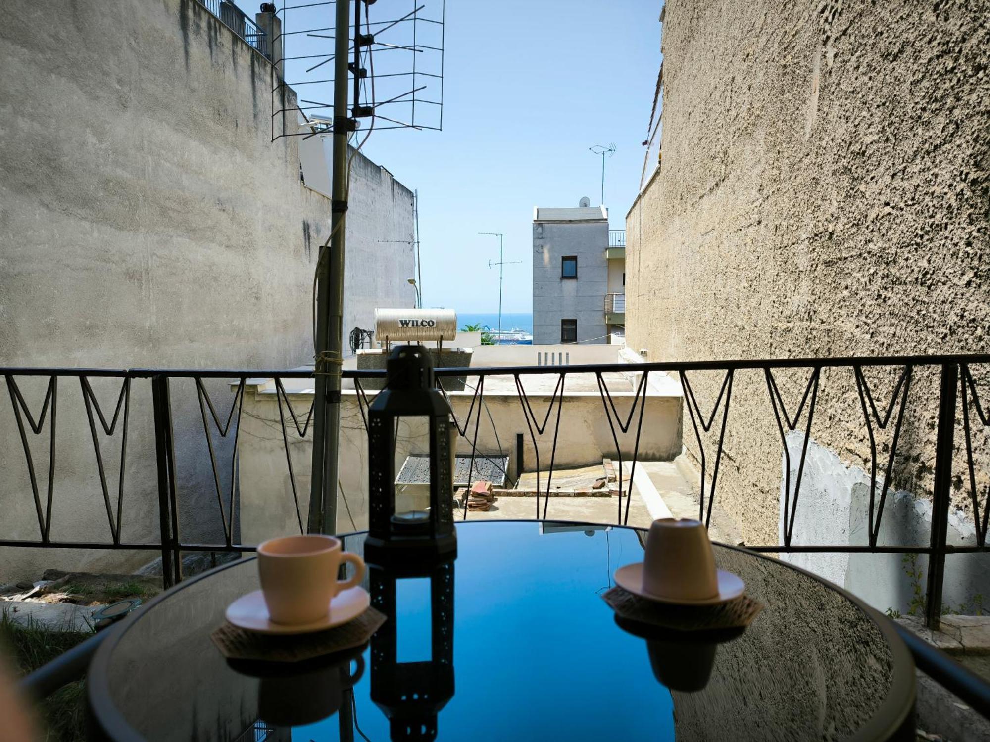 Port View, Veranda, 80 Sqm, Spacious Place For 6 Tesalónica Exterior foto